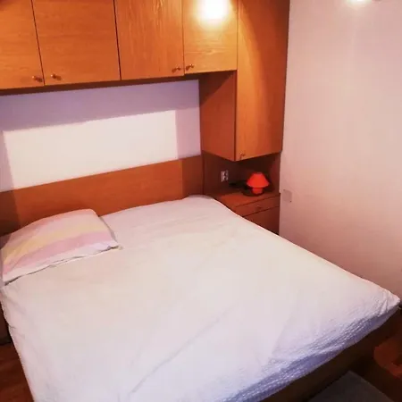 Nata- 3 Bedroom Beach Apartment Stanici