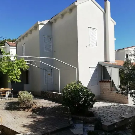 Nata- 3 Bedroom Beach Stanici
