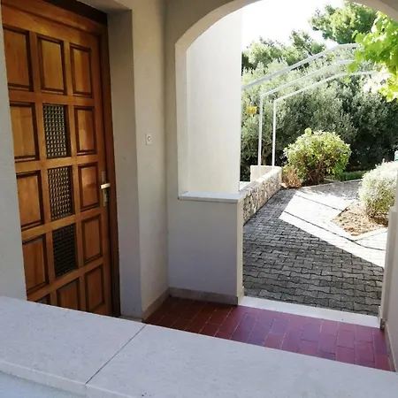 Nata- 3 Bedroom Beach Apartment